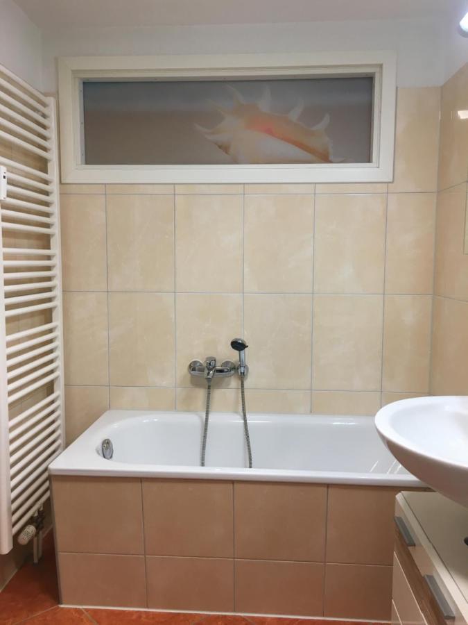 2-Zimmer-Wohnung In Stralsunds Altstadt Buitenkant foto